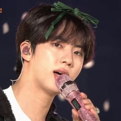 mari⁷ :) • nagti-thesis 🤒 • November big