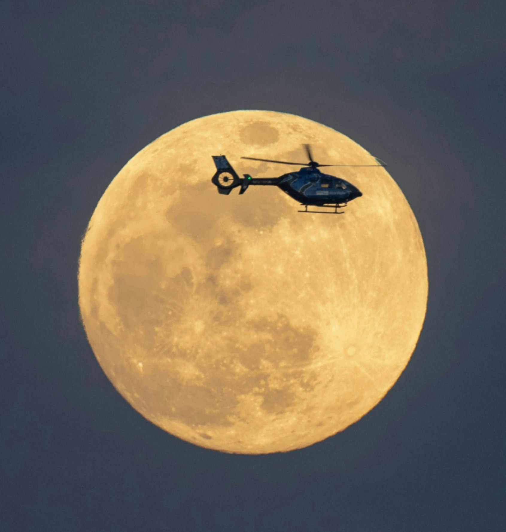 𝕄𝕀𝕏𝕊ℍ𝔸ℝ𝔼