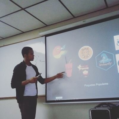 Original?auto=format&fit=crop&crop=faces&w=40&h=40