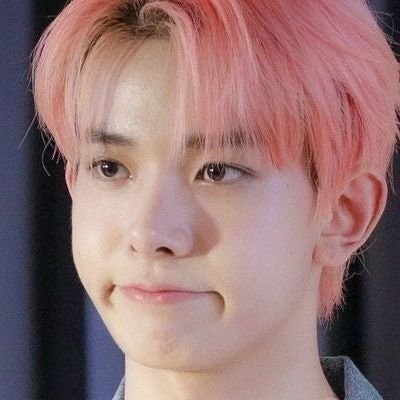 tae's bff 🫶 gradwaiting