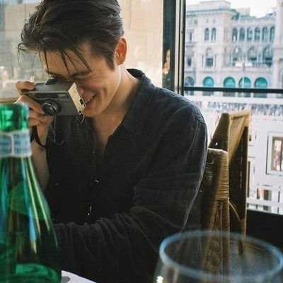 𖧧 𝒑𝒆𝒂𝒄𝒉𝒚𝒚⁷⁷ 𖧧 🍑