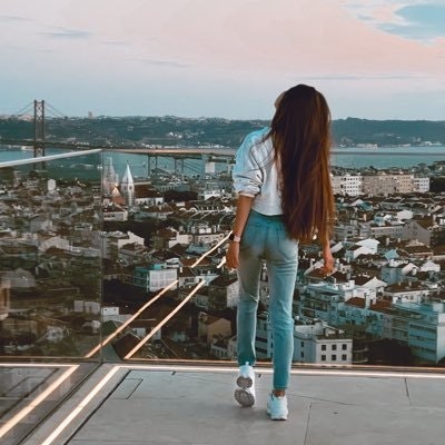 valeriia 🖤🇺🇦