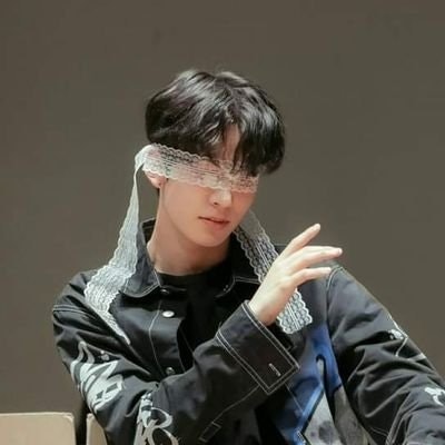 leaaa (✿◠‿◠) I NEED MONEY