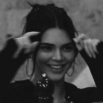 six riego // free tag