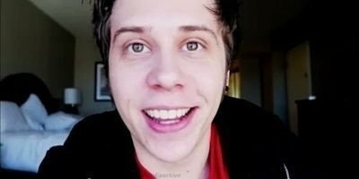 Laura ||RT TW FIJADO