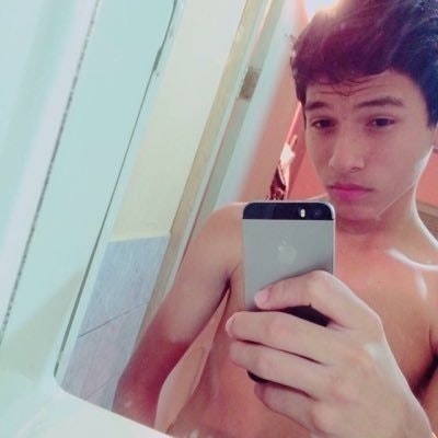 follow me ariana❤️