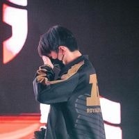 Э. Отгонбилэг