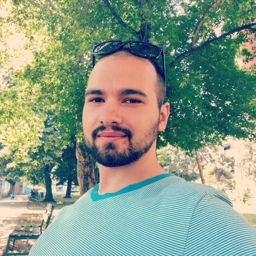 Александар Т.