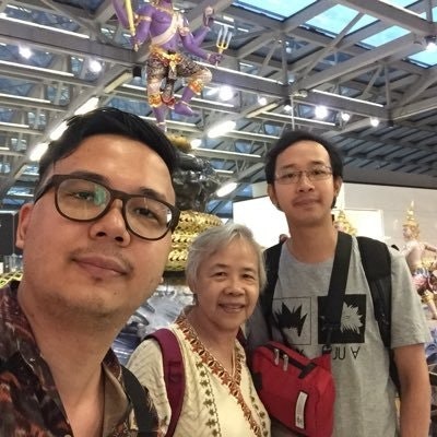 Rit B.(💙,🧡)🛸🧙‍♂️🏰.lens🌊🏆