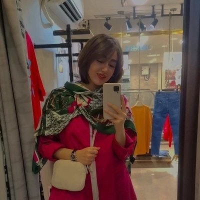 Zeinab 🛸 Moshiri.hft (💙,🧡)