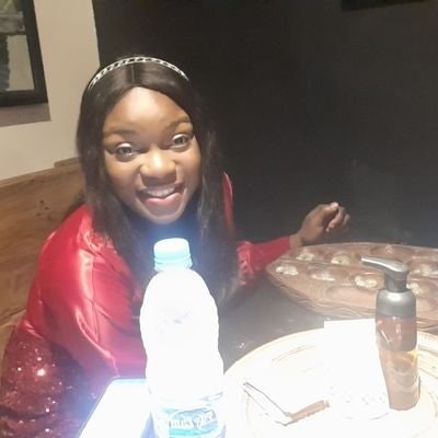 Estherbani (💙,🧡)🐶🐻🛸