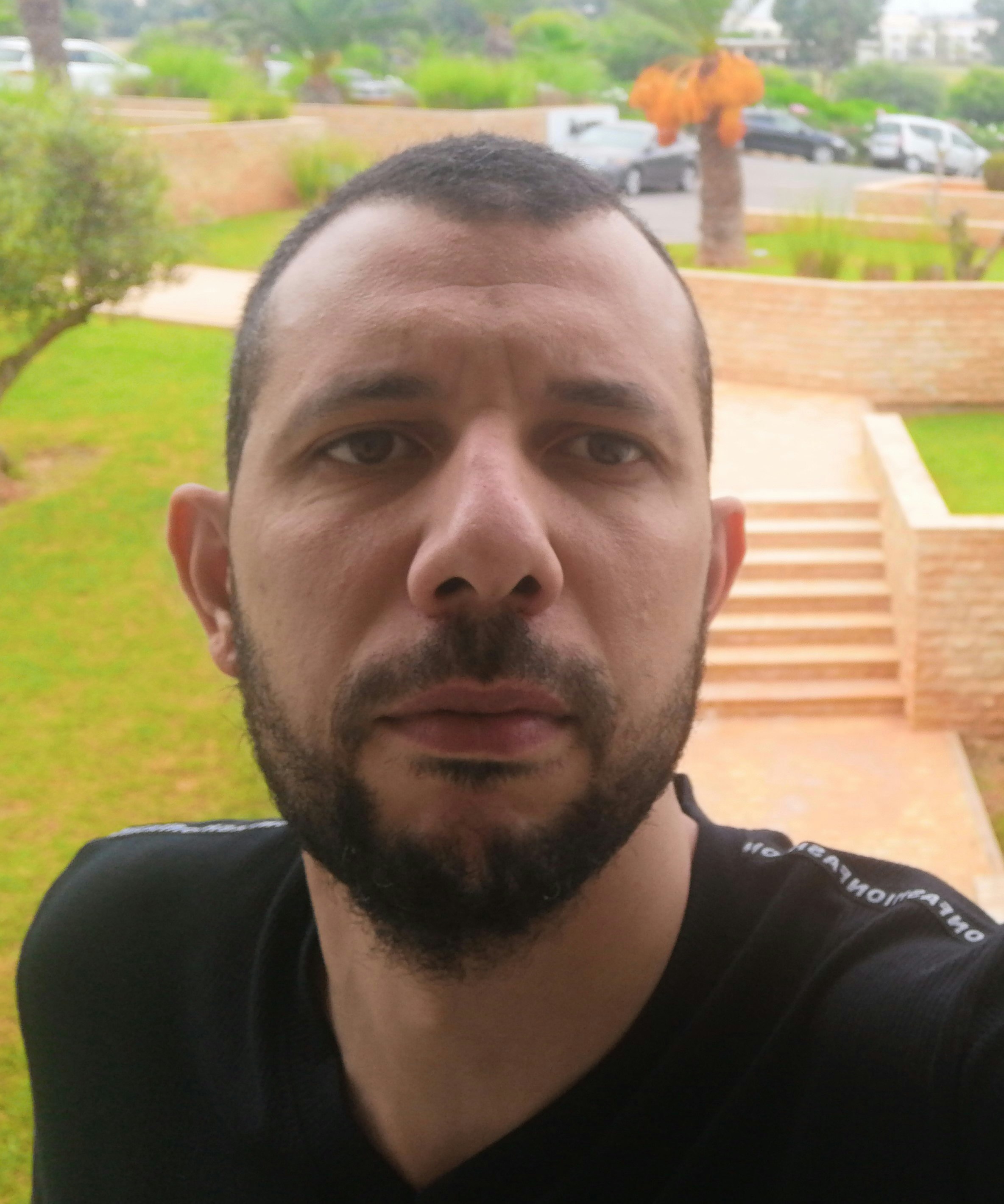 Naoufal R