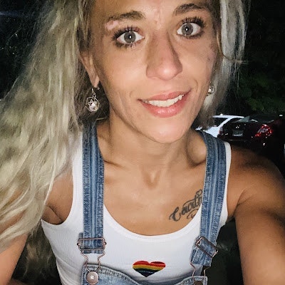 Lauren Cesnalis (Lc100baby)