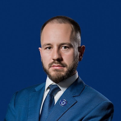 Роман Довольнов