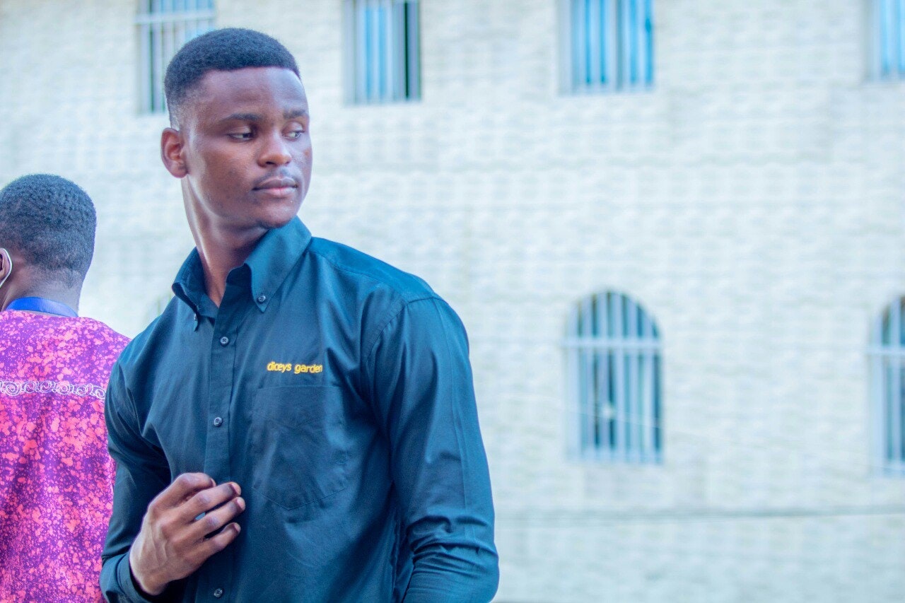 Gregson Assurus Adjignon