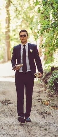 Алек Младенов