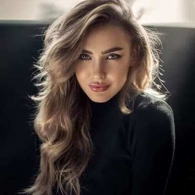 Лолина Александра