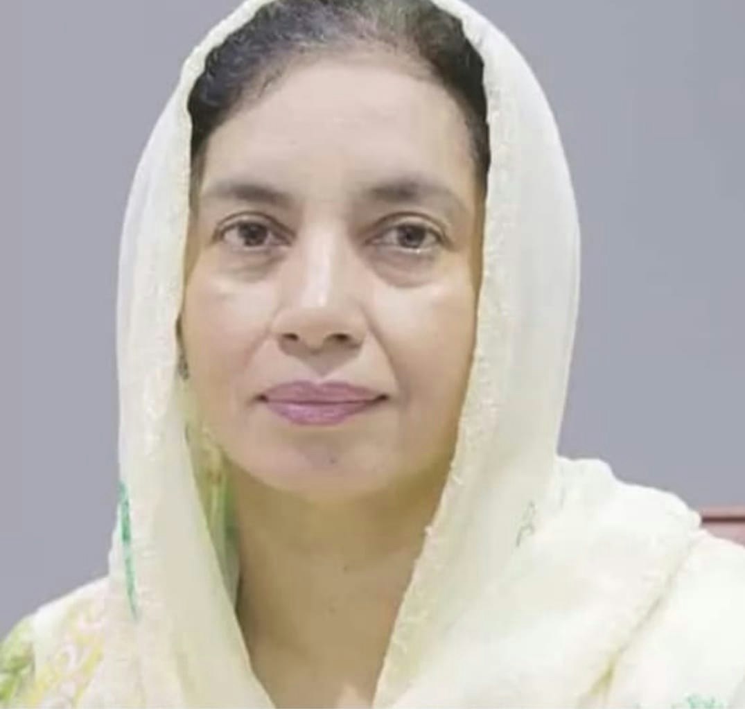 Dr. Samia Khan 