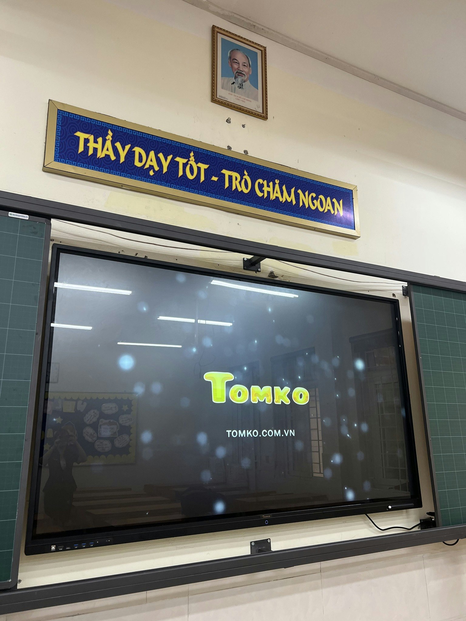 Màn hình tương tác Tomko 