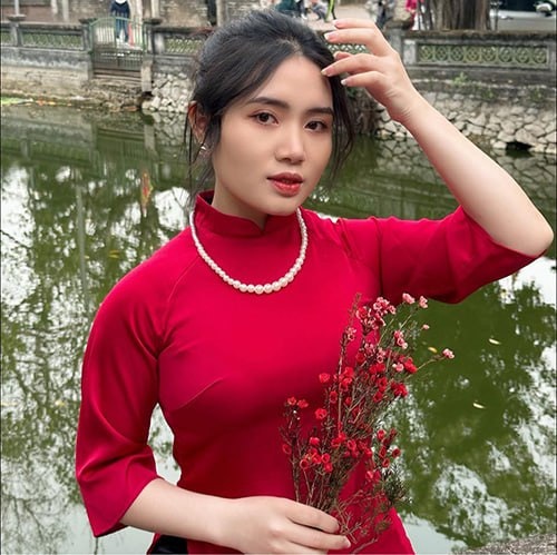 Quỳnh Tú Emily