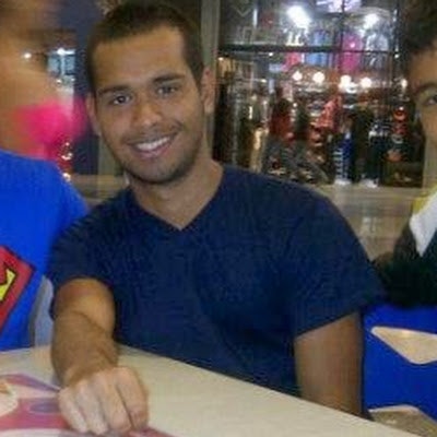 Andrés Eduardo León