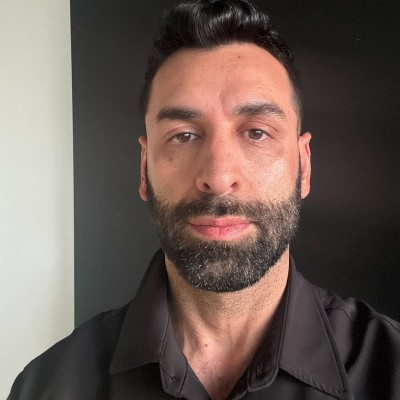 Adam Kamaneh