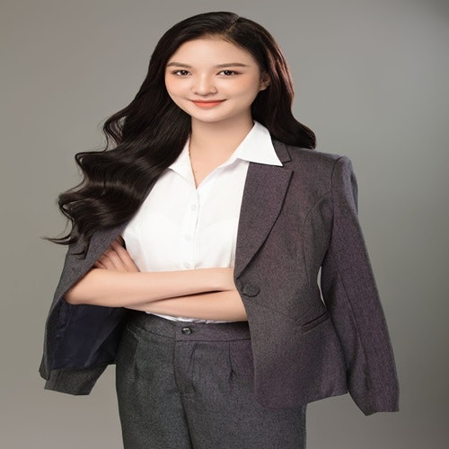CEO Ngân Giang