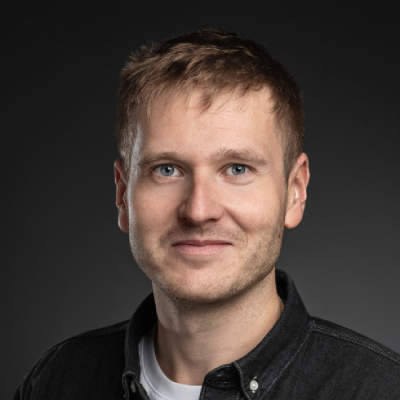 Tomas