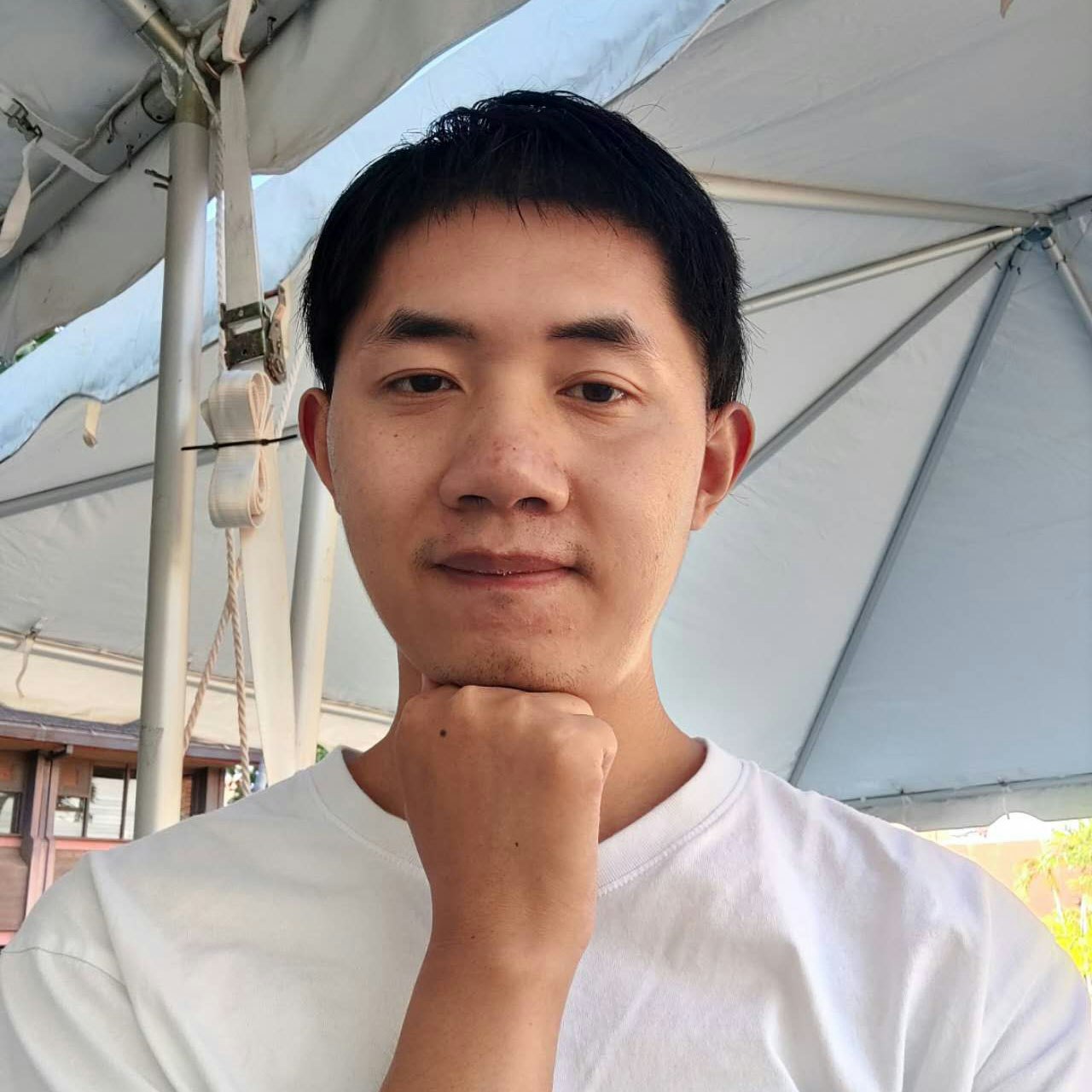 Tong Li
