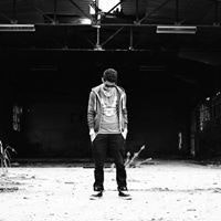 Томи Николов