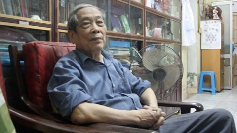 Giáo sư Hoàng Tuấn