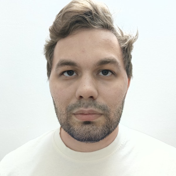 Максим Жданов