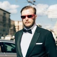 Женя Комаров