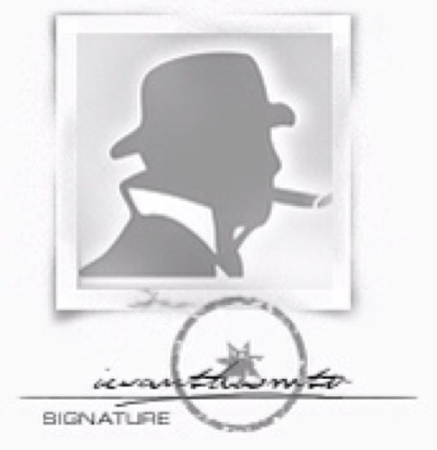 oǝɯoᴚ : pɐ⅁|ıuso ::