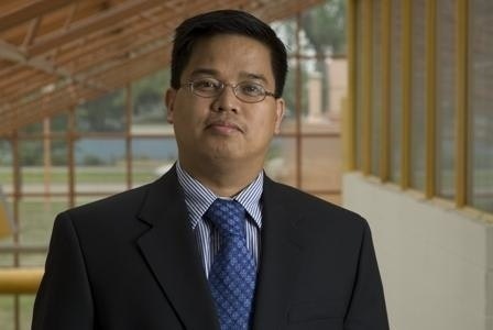 Dr. Rey Rosales