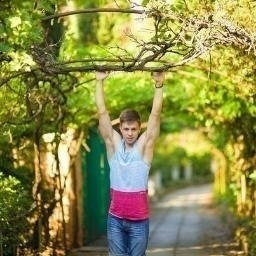 Назар Суханов