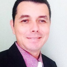 Moisés E. Flores 🇭🇳 ,