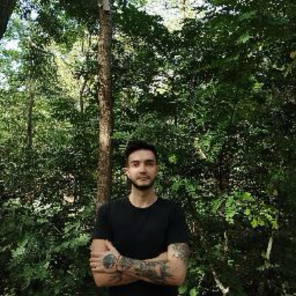 Влад Сахаров