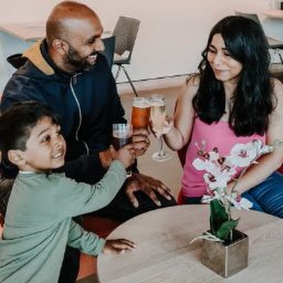 Vinal Sharma (That.cheshire.Family)