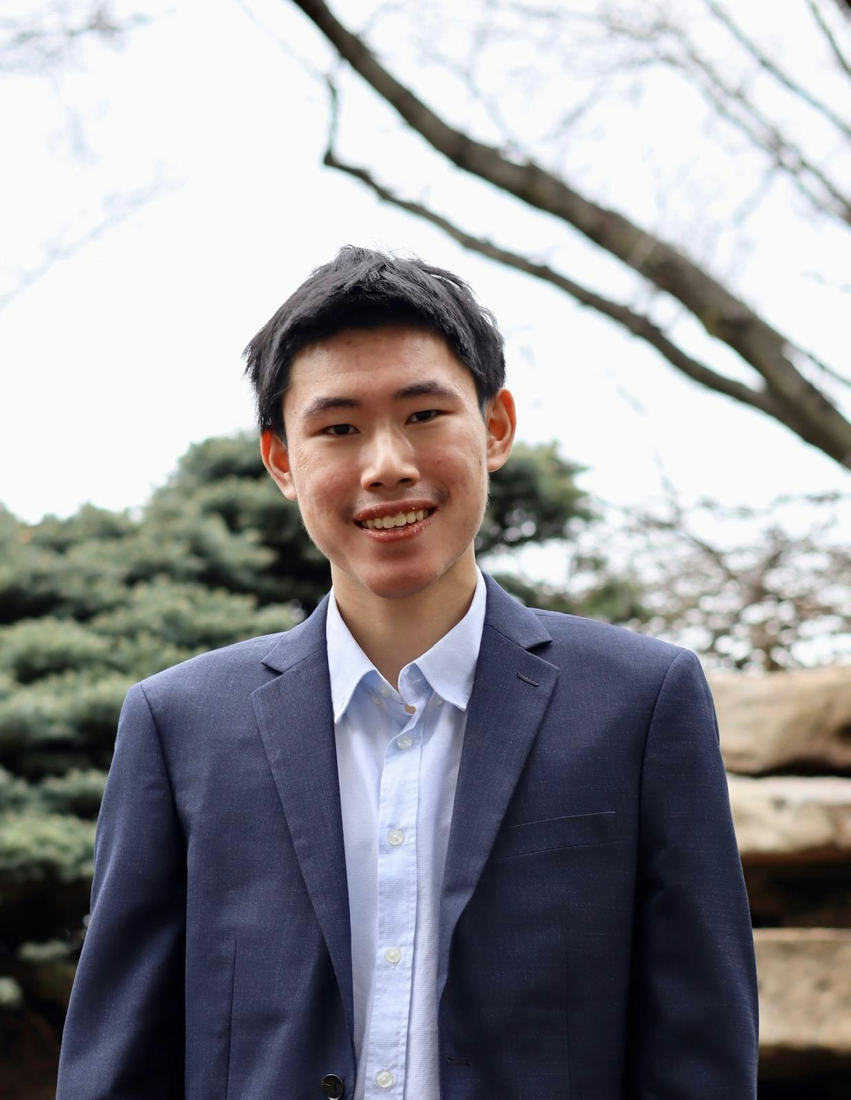 Alex Tom