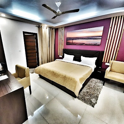 Hotel Aerocity Purple Orchid