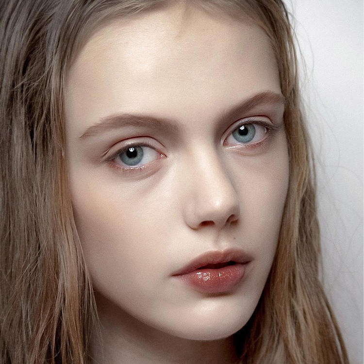 Anna Yale