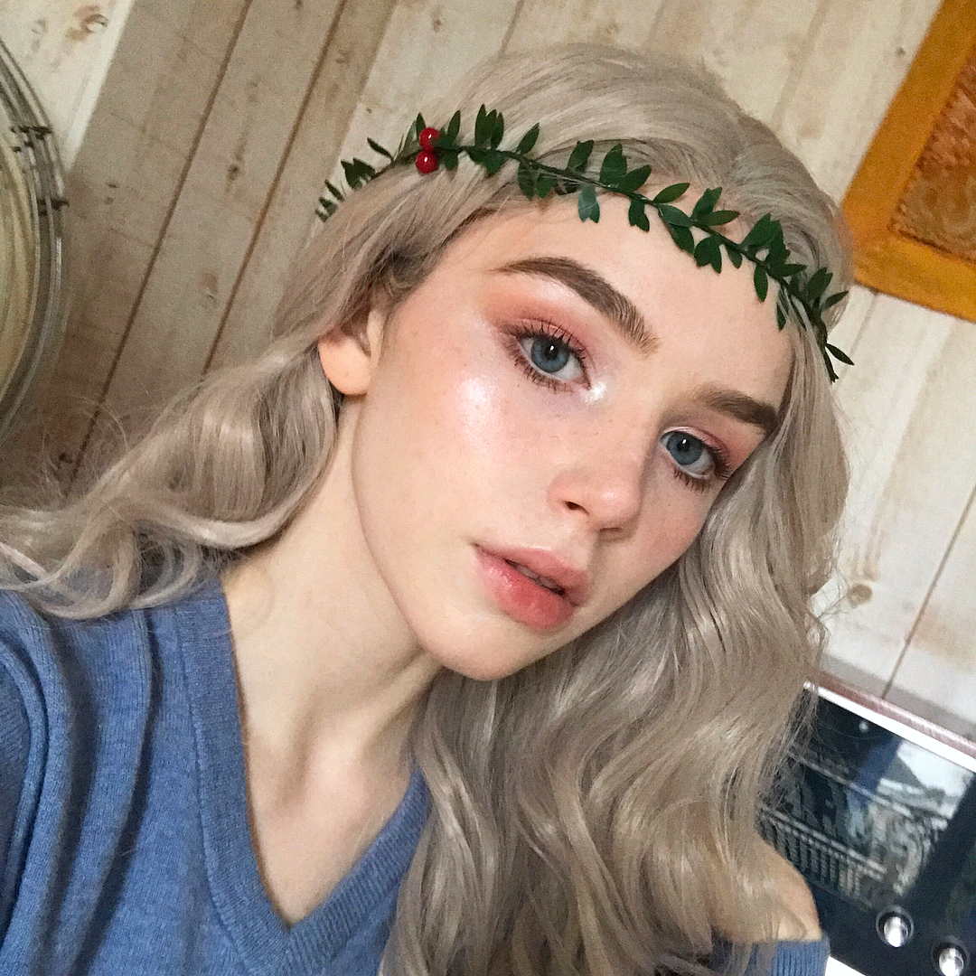 Elva Leigh