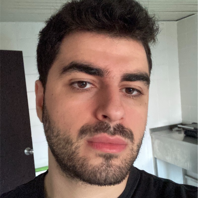 Burak Taş